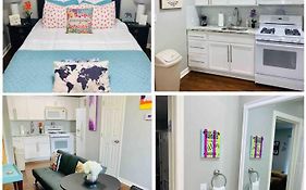Witte Wonderland - Separate Garage Apartment!!